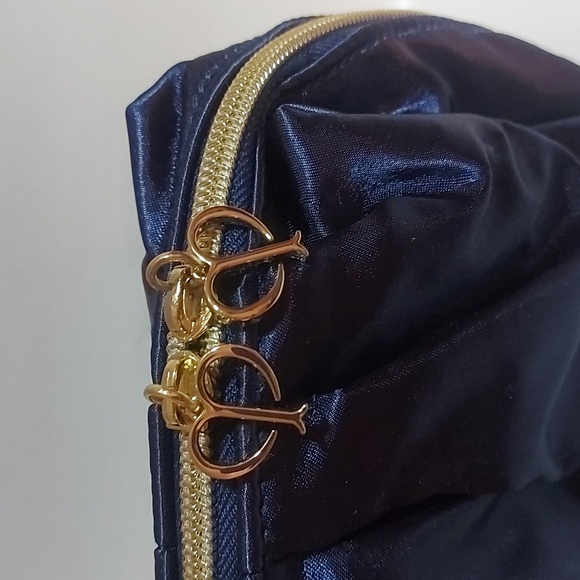 Clé de Peau Beauté cosmetic pouch - Picture 2 of 5